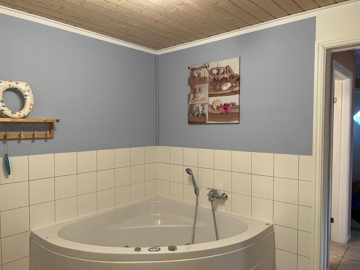 Blaues Haus Am See Вендиш Риц Екстериор снимка